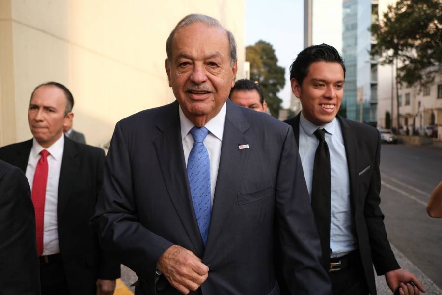 Carlos Slim, entre los deudores que se ponen al corriente con el SAT
