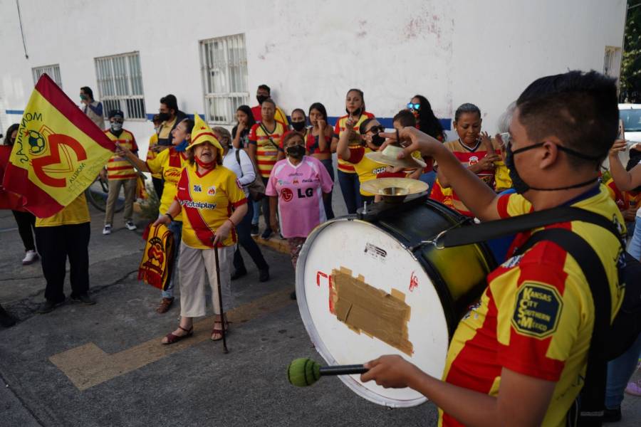 Piden a aficionados de Monarcas evitar manifestaciones por Covid-19