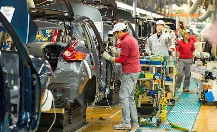 Cerrará Nissan de Barcelona; trabajadores se manifiestan