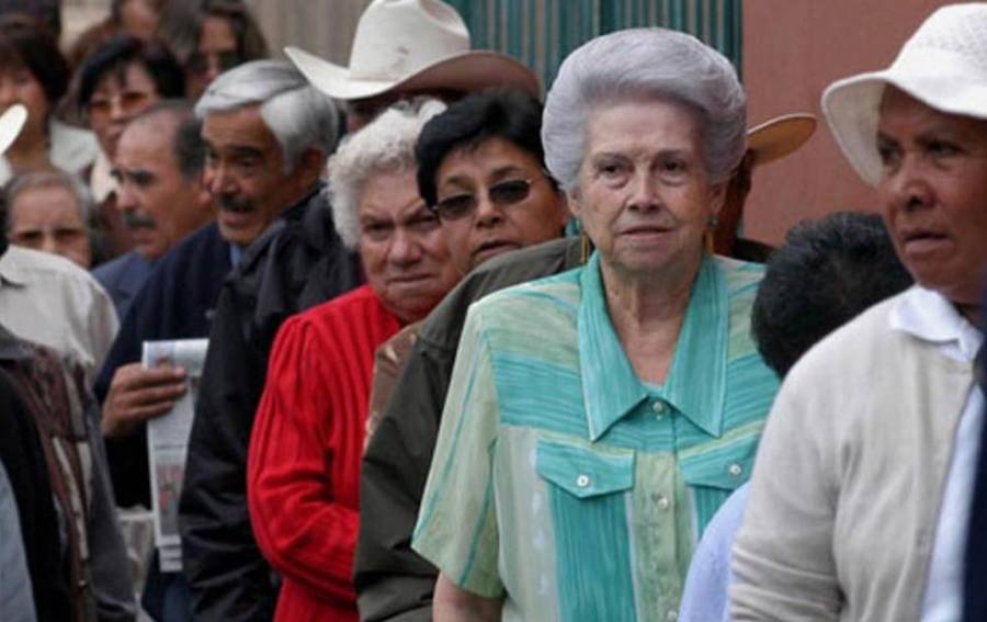 IMSS da recomendaciones a pensionados para evitar contagios en sucursales bancarias por riesgos de Covid-19