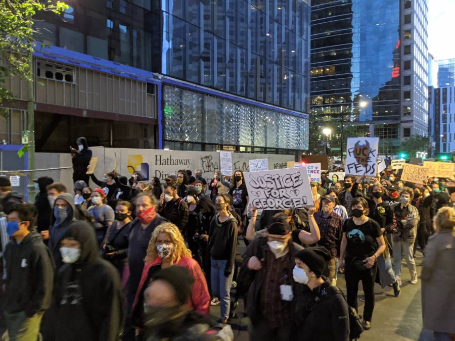 Fallece polic&iacute;a en California en medio de manifestaci&oacute;n por George Floyd