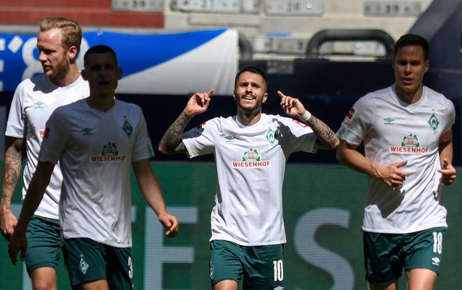 Werder Bremen triunfa y hunde al Schalke 04