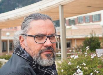 Acusan de corrupci&oacute;n al director del FCE en Colombia