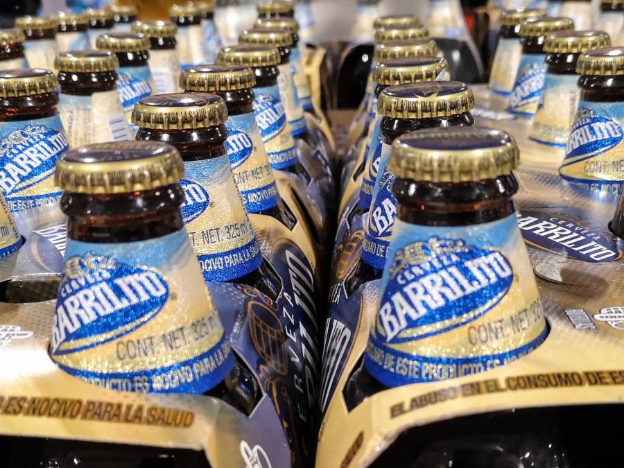J&oacute;venes son detenidos en Baja California por transportar 5 mil cervezas sin permiso