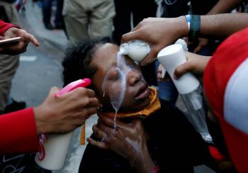 Mujeres y j&oacute;venes, la cara de las  protestas contra la violencia racial
