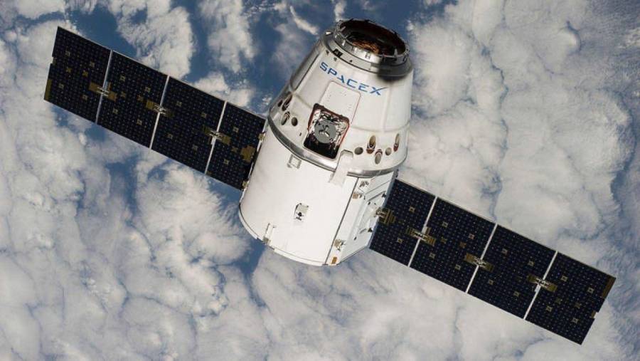 SpaceX pone en órbita 60 minisatélites de Starlink