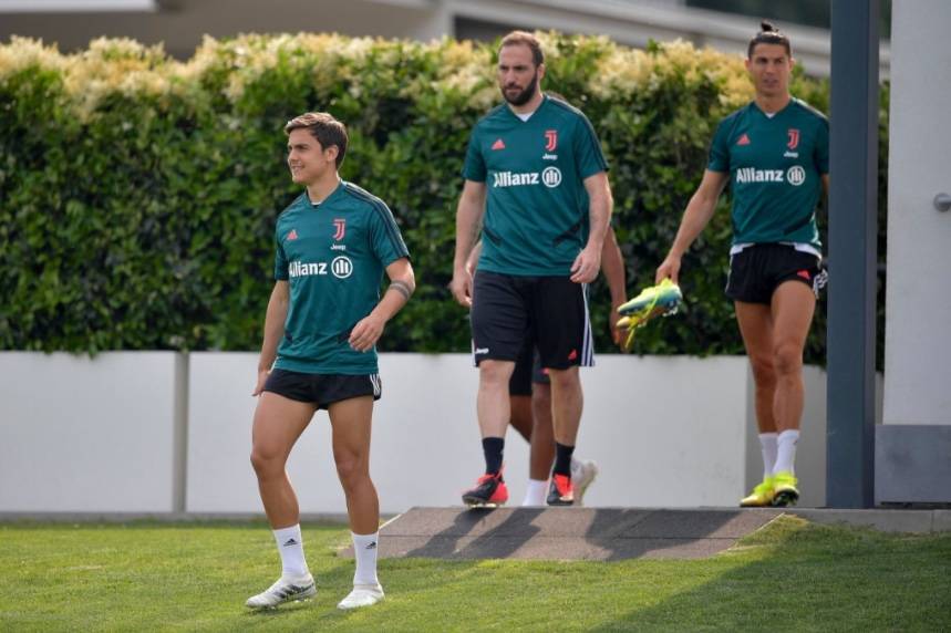 Critican a Higuaín por regresar a los entrenamientos con sobrepeso