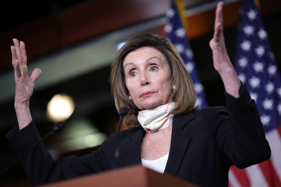 Pelosi denuncia despliegue de fuerzas sin identificar en Washington