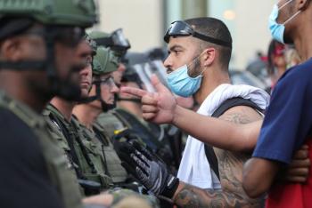 Trump invoca ley de antirracista para sacar Ej&eacute;rcito a las calles;