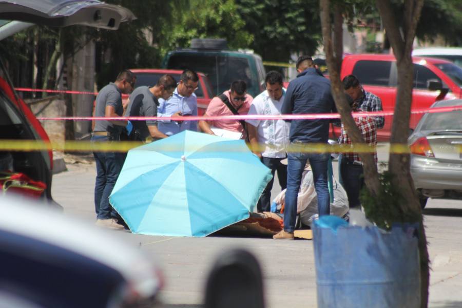 Descubren cadáver en coladera de Paseo de la Reforma