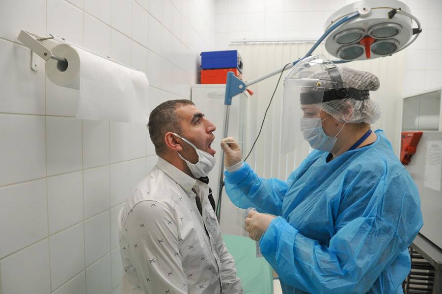 Rusia registra 458 mil contagios y 5 mil 725 muertes por Covid-19