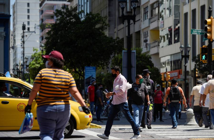 Con 10 muertes diarias, Ecuador asegura que está controlando la pandemia