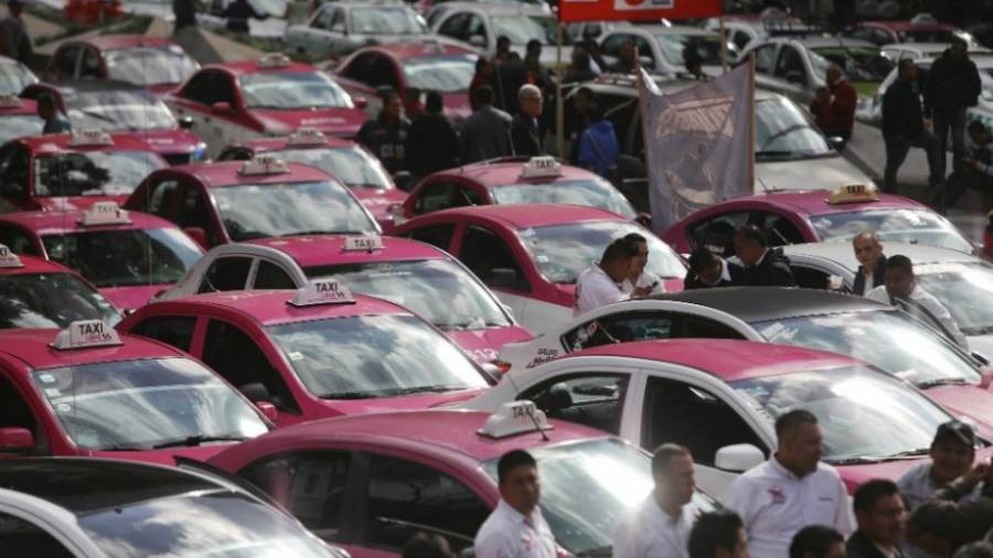Taxistas planean bloquear el jueves la Ciudad de México