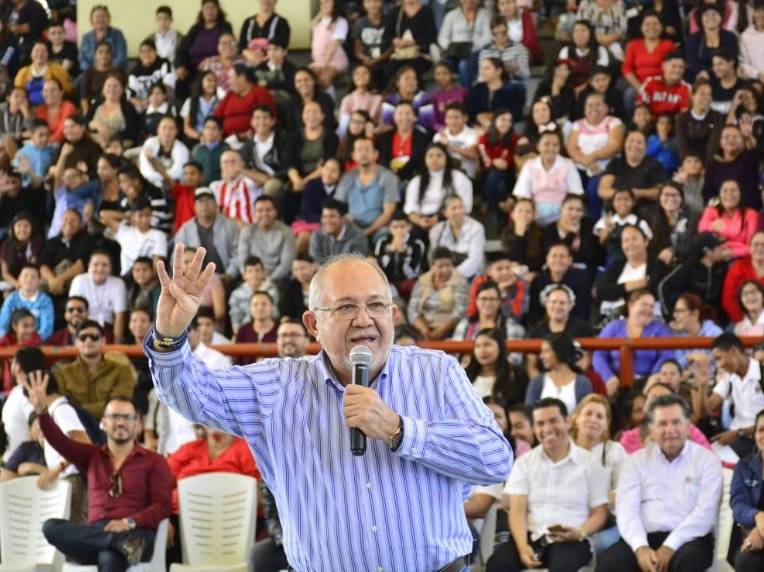 Alcalde de Mazatlán vence al Covid-19