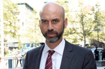 Editor del New York Times renuncia tras publicar art&iacute;culo que ped&iacute;a despliegue militar