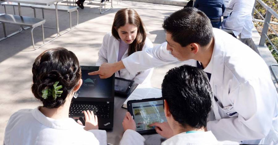 110 estudiantes tuvieron la posibilidad de continuar con sus trámites de titulación vía remota; UNAM