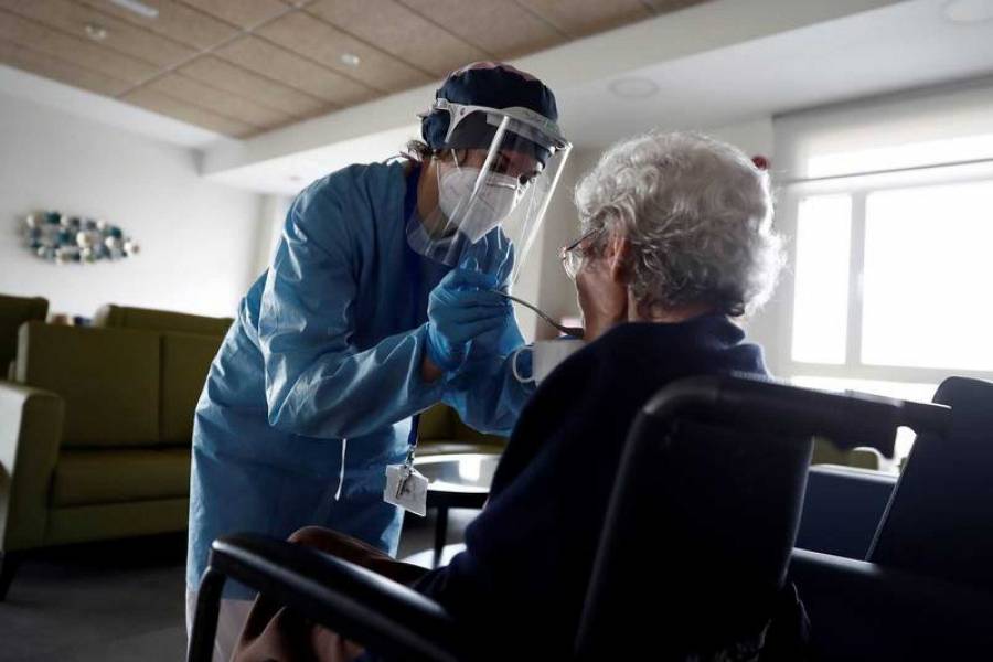 Protocolo de Madrid prohibía llevar  a ancianos de asilos a hospitales