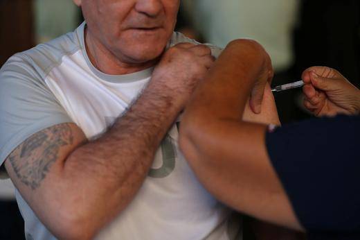J&J comenzar&aacute; ensayos en humanos de vacuna contra COVID-19 en segunda quincena de julio