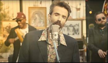 Por c&aacute;ncer, muere la voz y alma de Jarabe de Palo