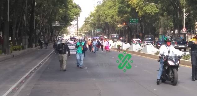 Artesanos exigen recursos y ocasionan caos vial