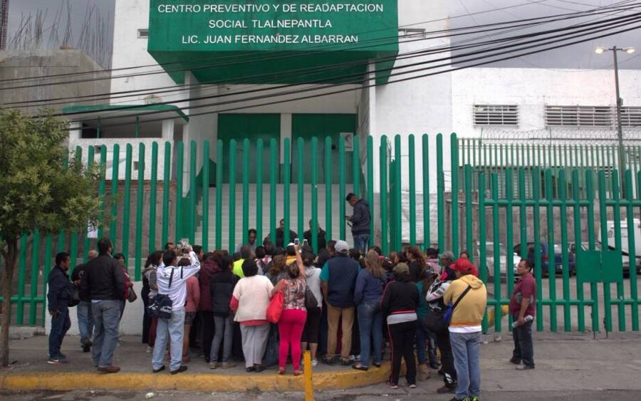 Por virus, Edomex implementa videollamadas en penales