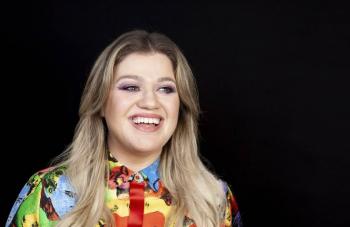 Kelly Clarkson solicita el divorcio