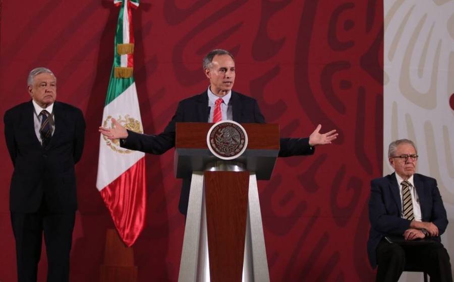Contrario a AMLO, López-Gatell insta a la población a no salir de casa