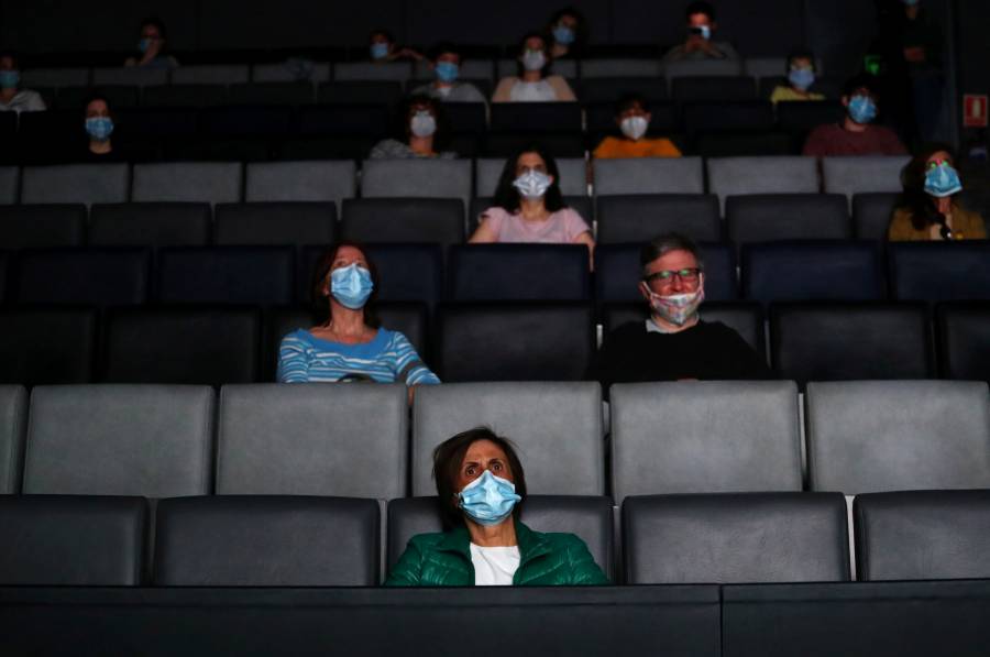 Salas de cine reabren en Madrid