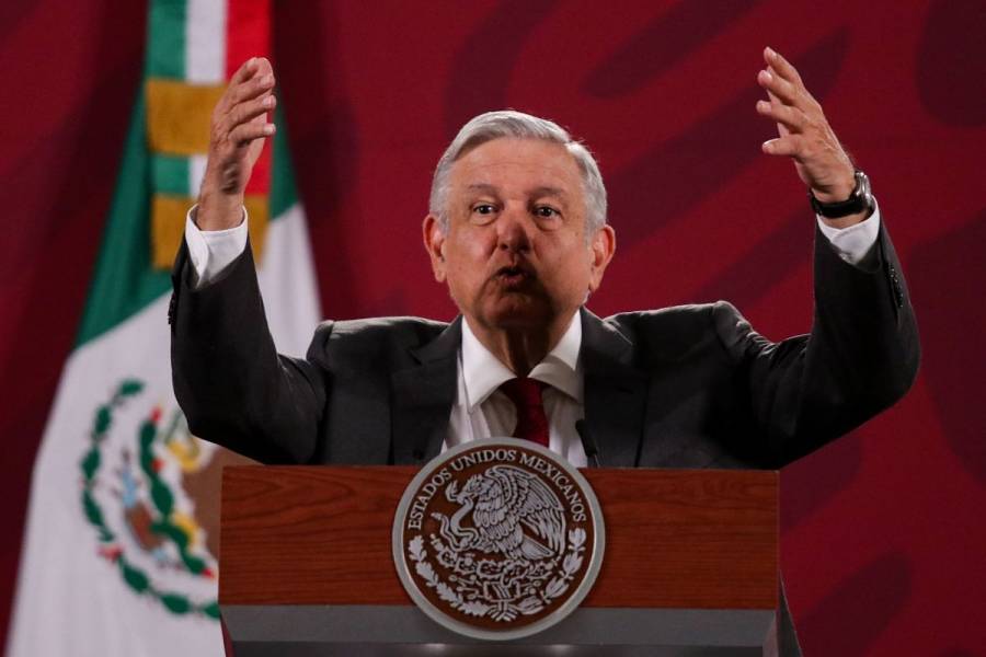 AMLO, abierto a diálogo por cambio de normas en sector eléctrico