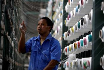 Crisis golpea a la industria, desde obras hasta ropa caen m&aacute;s de 30%