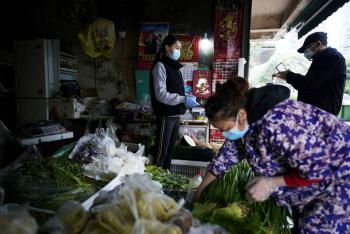 Pek&iacute;n cierra seis mercados tras dos d&iacute;as de nuevos contagios de Covid-19