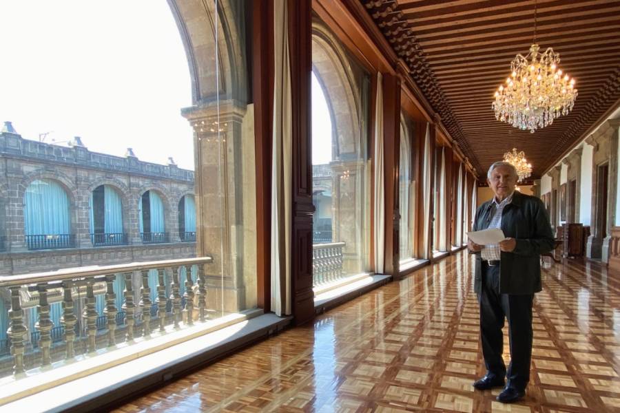 Pide AMLO eliminar actitudes racistas, sexistas y discriminatorias