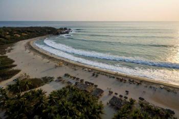 Desaparece estadounidense en Zicatela, Oaxaca, arrastrado por las olas
