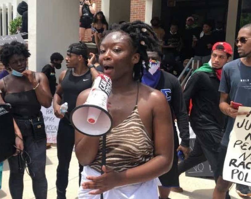 Encuentran sin vida a joven activista en Florida