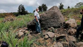 INAH da a conocer una piedra mapa de hace 2000 a&ntilde;os.