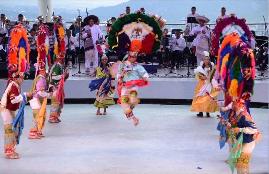 Oaxaca en semáforo rojo; la Guelaguetza hasta diciembre