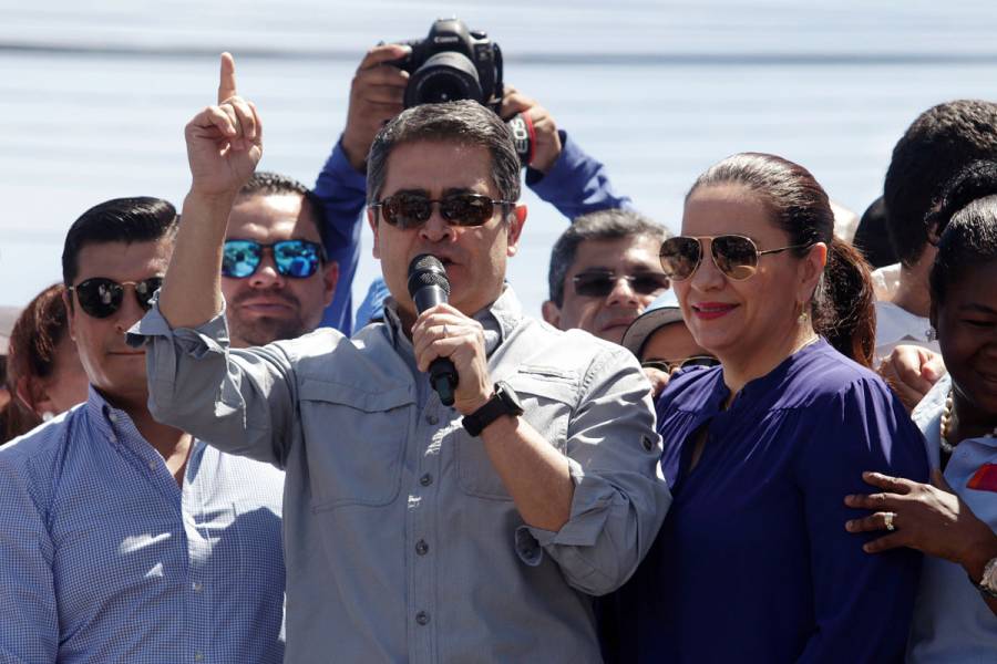 Presidente de Honduras y la primera dama dan positivo por Covid-19