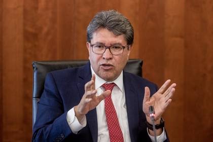 Propone Monreal hasta 15 años de cárcel por fraudes electorales