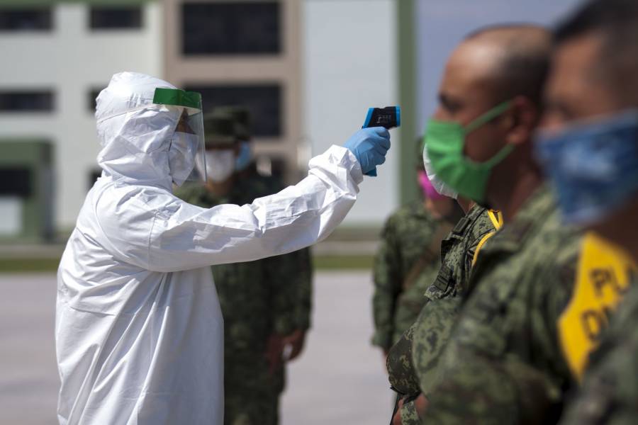 De dormitorio militar a hospital: México batalla para evitar colapso en sistema de salud