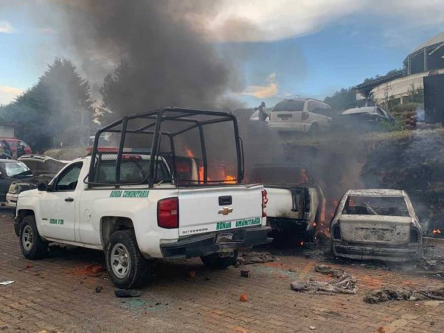 Intentan linchar a polic&iacute;as comunitarios en Cher&aacute;n tras muerte de joven