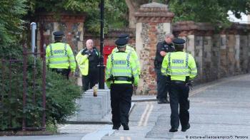 Detienen a hombre que apu&ntilde;al&oacute; a varias personas en Londres