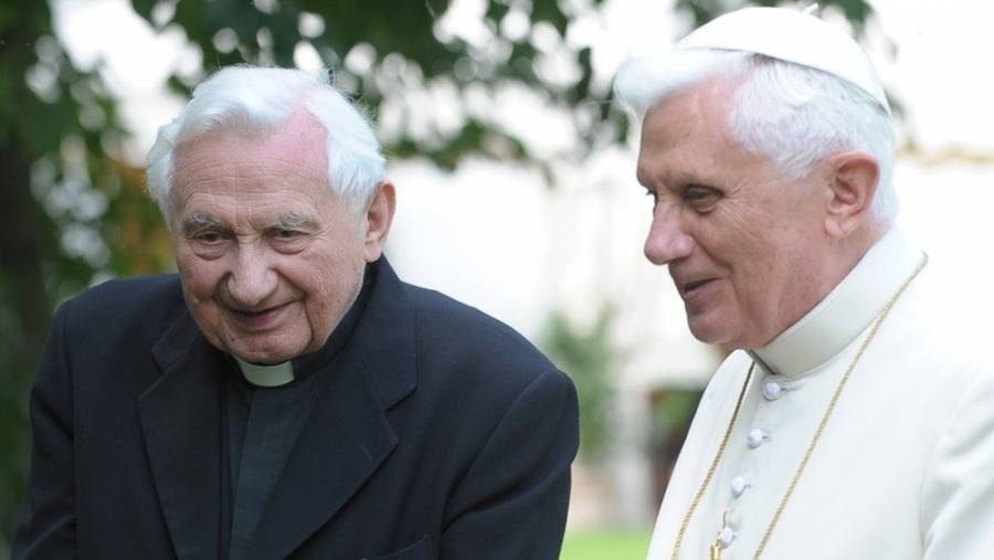 El Papa regresará al Vaticano después de visitar a su hermano