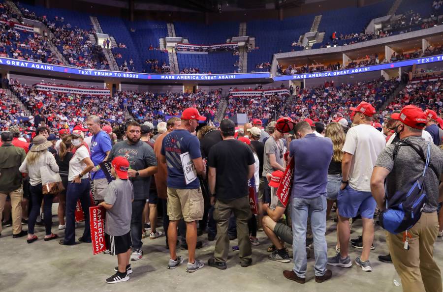 El primer mitin de Trump no logró llenar las espectativas