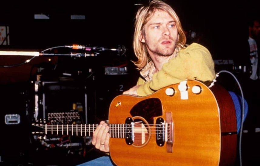 Subastan en 6 mdd guitarra de Kurt Cobain