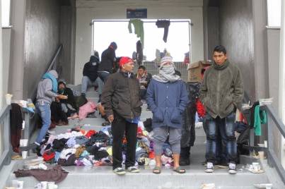 Reportan posible brote de Covid en albergue del padre Solalinde