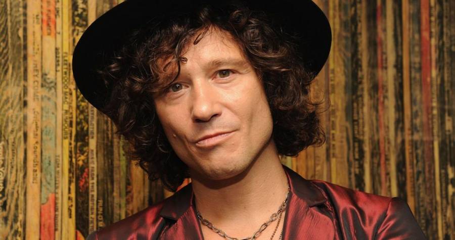 Enrique Bunbury acusado de plagio en 37 canciones