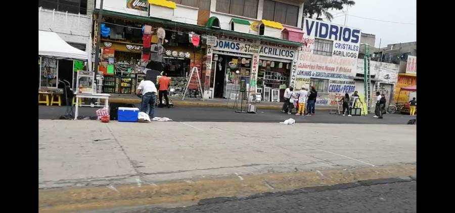 Cruzan frontera de Neza para burlar restricción