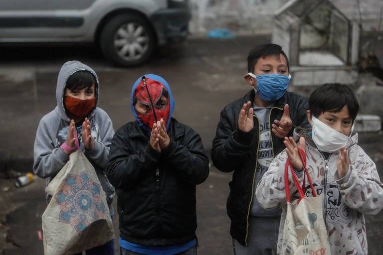 Tras la pandemia, hogares con niños enfrentan mayores deudas