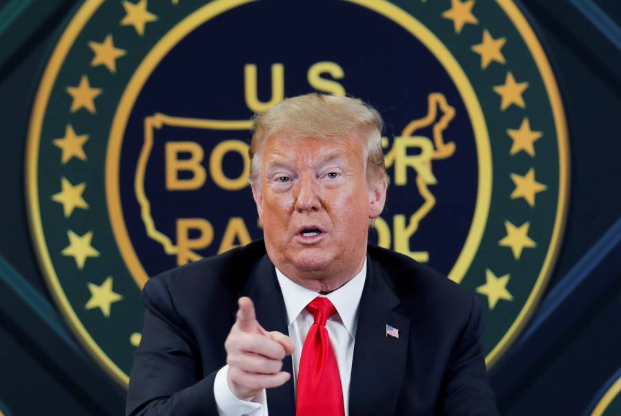 Trump acusa al gobierno de Obama de traición