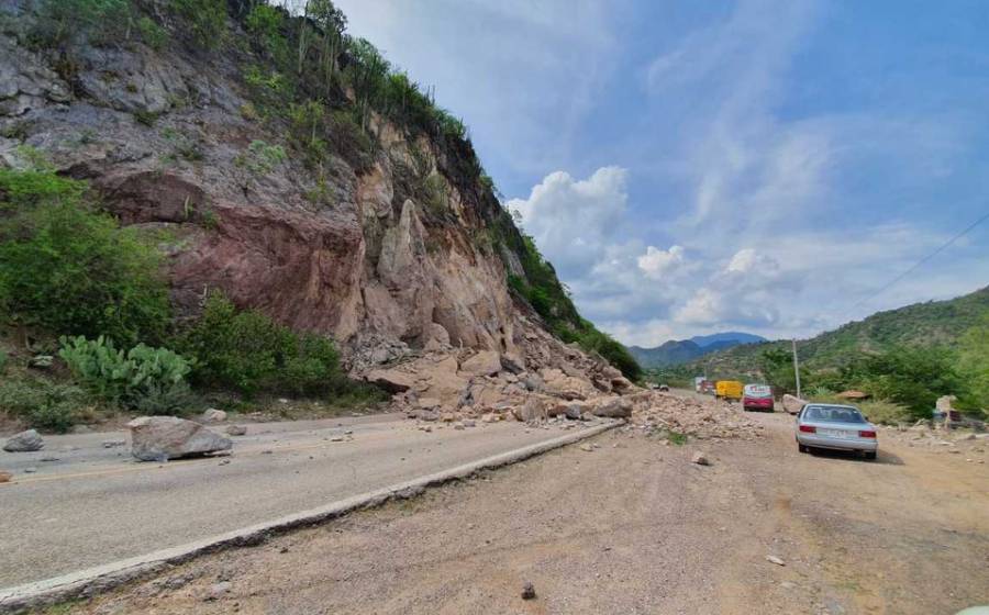 Cierran carretera Oaxaca-Istmo tras afectaciones por sismo
